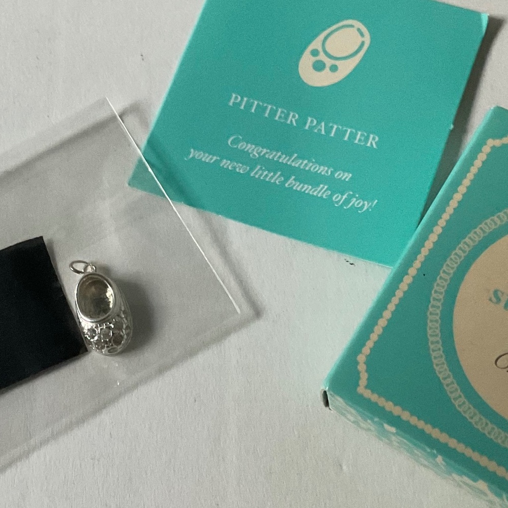 Stella & Dot Pitter Patter silver charm NIB!